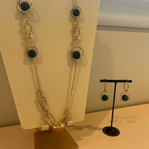 Elegant Gold and Green Necklace and Earring Set